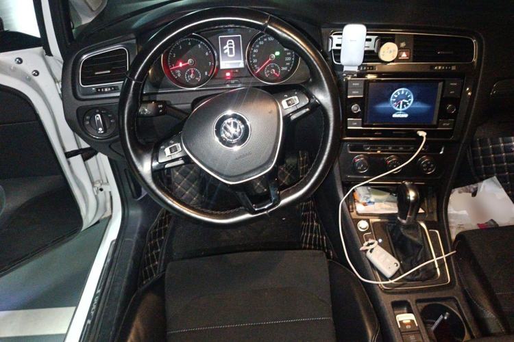 Used Volkswagen Golf 2018 230TSI Automatic Luxury Version Steering Wheel