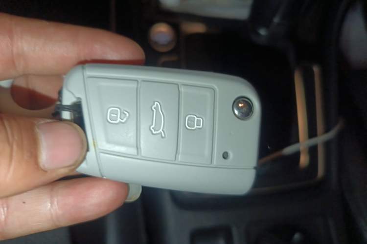 Used Volkswagen Golf 2018 230TSI Automatic Luxury Version Vehicle Key