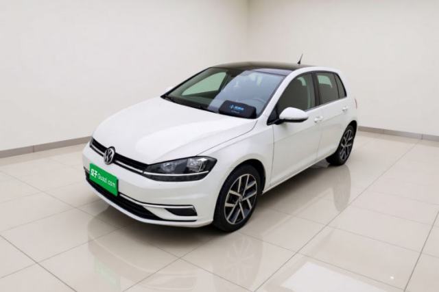 Ojetý Volkswagen Golf 2018 230TSI Automatic Luxury Version