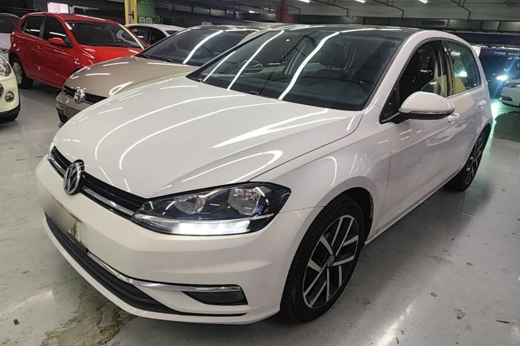 Used Volkswagen Golf 2018 230TSI Automatic Luxury Version Guazi used car, China used car export, Used car for sale, Used cars, Cheapest cars for sale