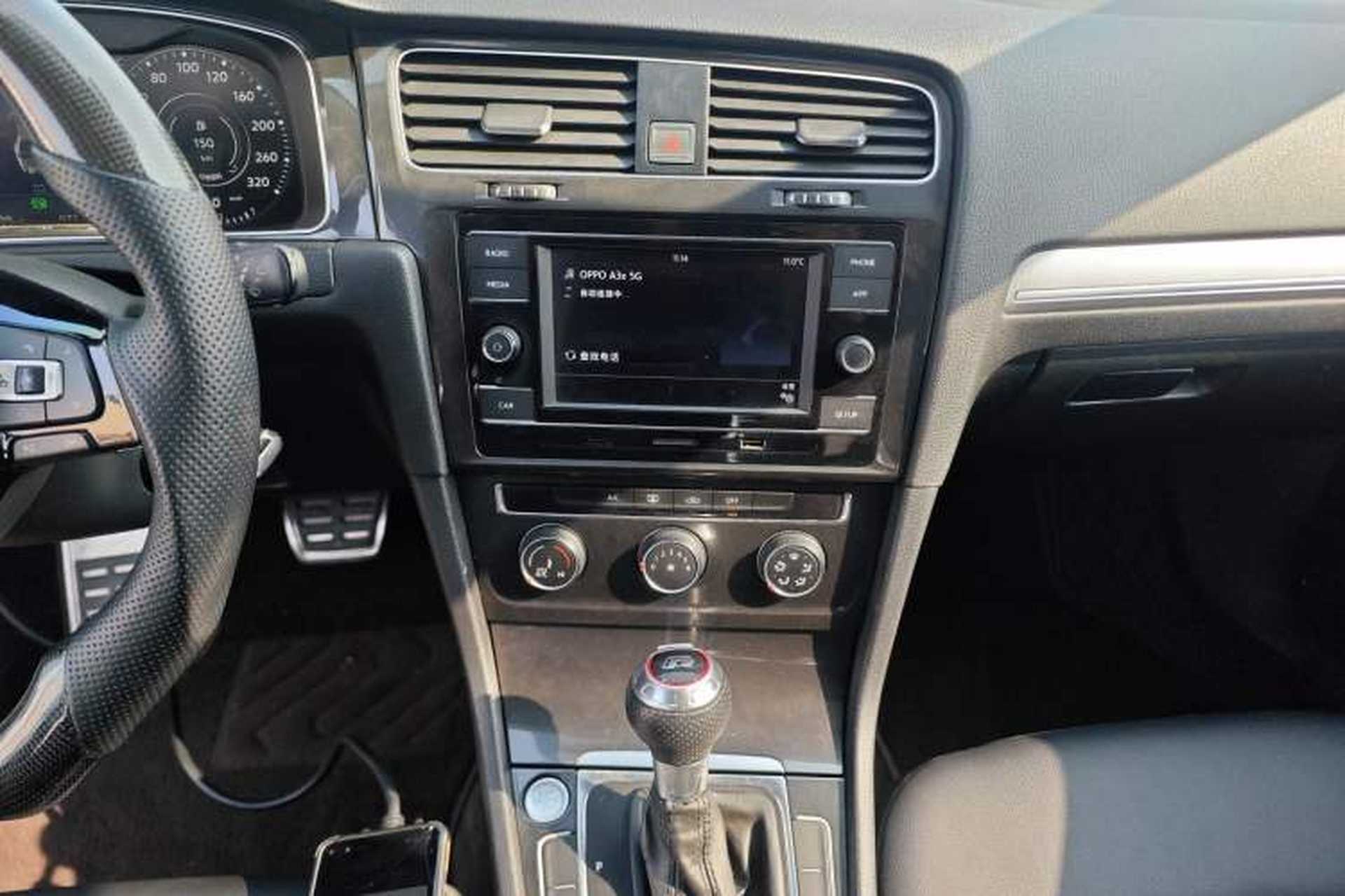 Used Volkswagen Golf 2018 230TSI Automatic Comfort Model Audio And AC Panel