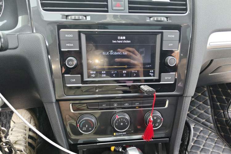 Used Volkswagen Golf 2018 1.6L Automatic Comfort Model Audio And AC Panel