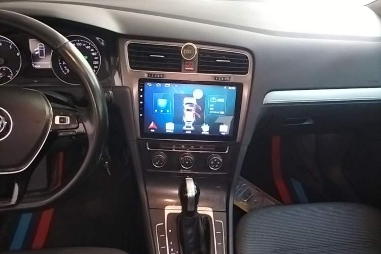 Used Volkswagen Golf 2018 1.6L Automatic Comfort Model Audio And AC Panel