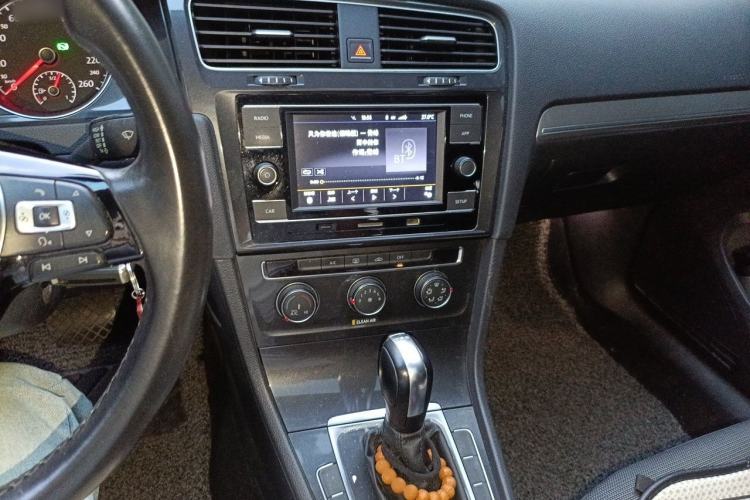 Used Volkswagen Golf 2018 230TSI Automatic Comfort Model Audio And AC Panel