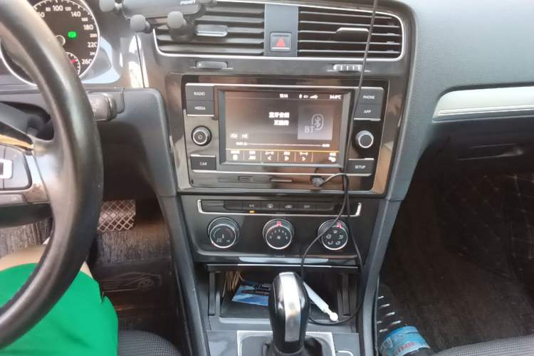 Used Volkswagen Golf 2018 1.6L Automatic Comfort Model Audio And AC Panel