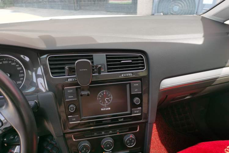 Used Volkswagen Golf 2018 230TSI Automatic Comfort Model Audio And AC Panel
