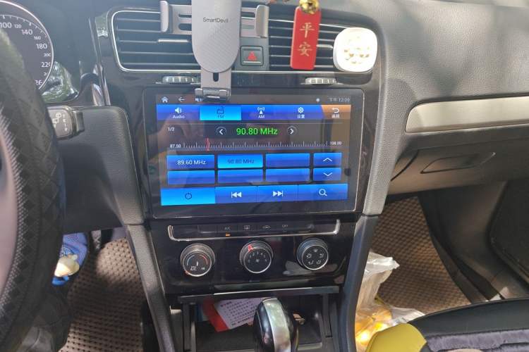 Used Volkswagen Golf 2018 1.6L Automatic Fashion Model Audio And AC Panel