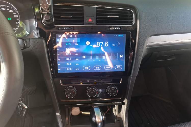 Used Volkswagen Golf 2018 1.6L Automatic Comfort Model Audio And AC Panel