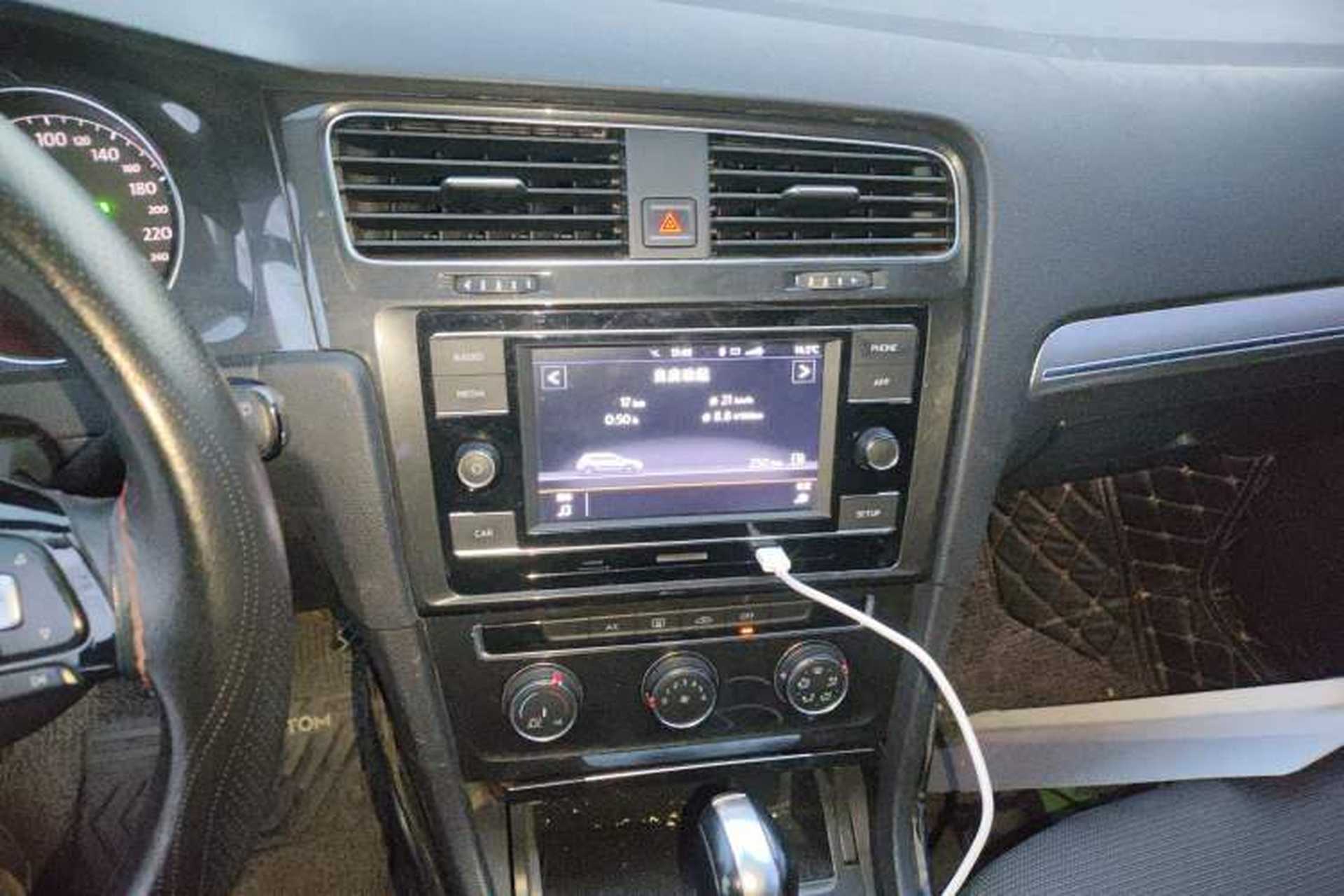 Used Volkswagen Golf 2018 1.6L Automatic Comfort Model Audio And AC Panel
