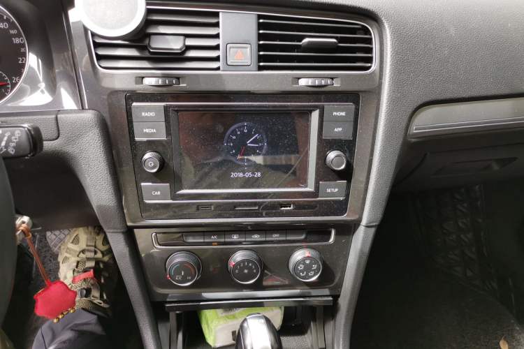 Used Volkswagen Golf 2018 230TSI Automatic Comfort Model Audio And AC Panel
