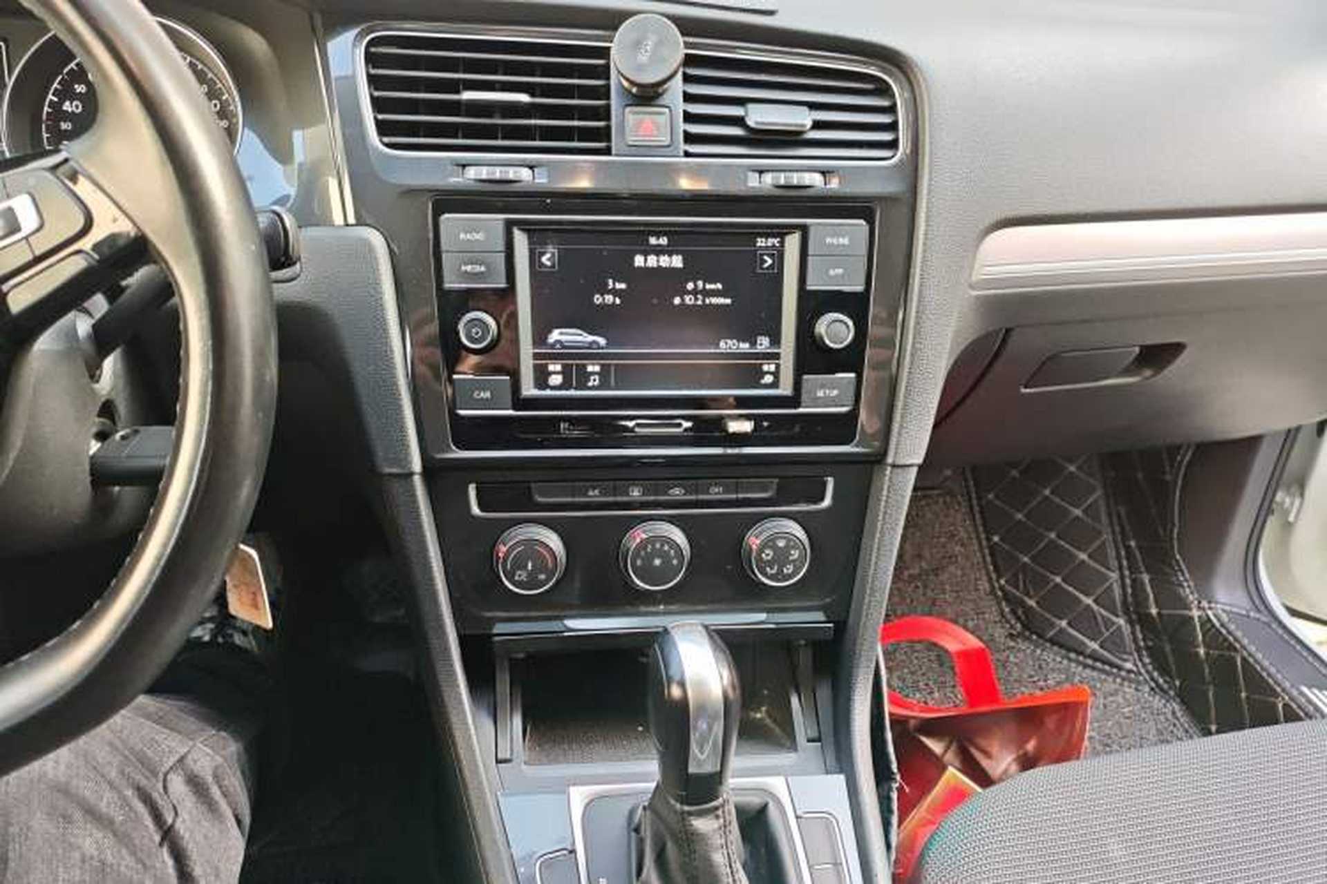 Used Volkswagen Golf 2018 230TSI Automatic Comfort Model Audio And AC Panel