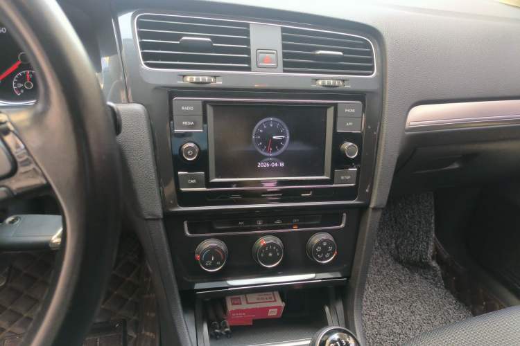 Used Volkswagen Golf 2018 230TSI Manual Comfort Version Audio And AC Panel