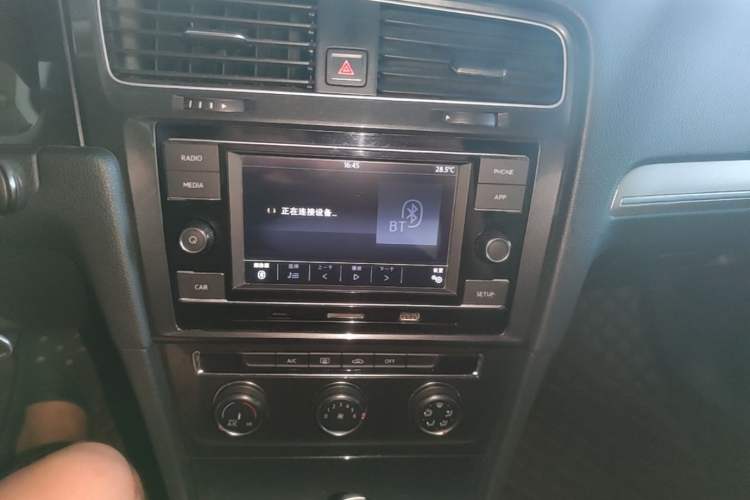 Used Volkswagen Golf 2018 230TSI Automatic Comfort Model Audio And AC Panel