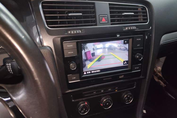 Used Volkswagen Golf 2018 1.6L Automatic Comfort Model Audio And AC Panel