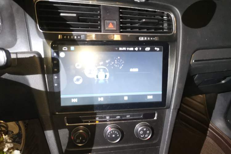 Used Volkswagen Golf 2018 1.6L Automatic Comfort Model Audio And AC Panel