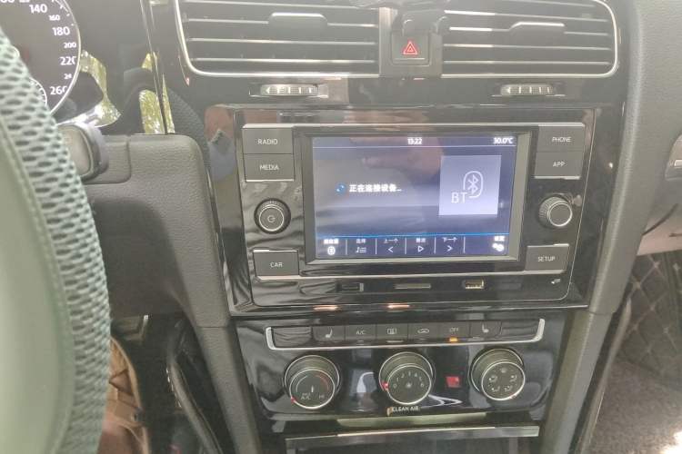 Used Volkswagen Golf 2018 280TSI Automatic R-Line Model Audio And AC Panel