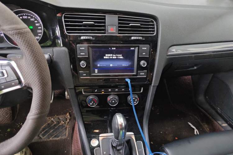Used Volkswagen Golf 2018 280TSI Automatic R-Line Model Audio And AC Panel