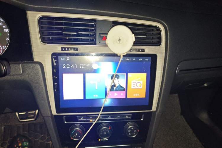 Used Volkswagen Golf 2018 280TSI Automatic R-Line Model Audio And AC Panel