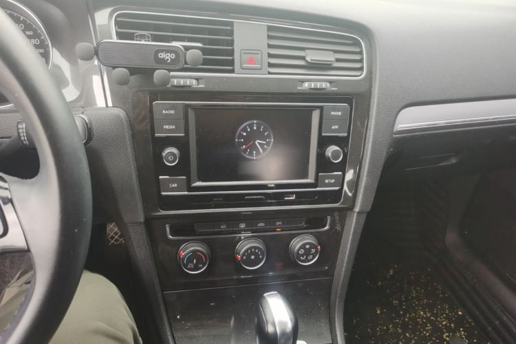 Used Volkswagen Golf 2018 1.6L Automatic Comfort Model Audio And AC Panel