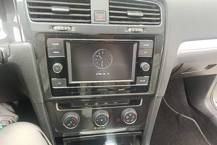 Used Volkswagen Golf 2018 230TSI Automatic Comfort Model Audio And AC Panel