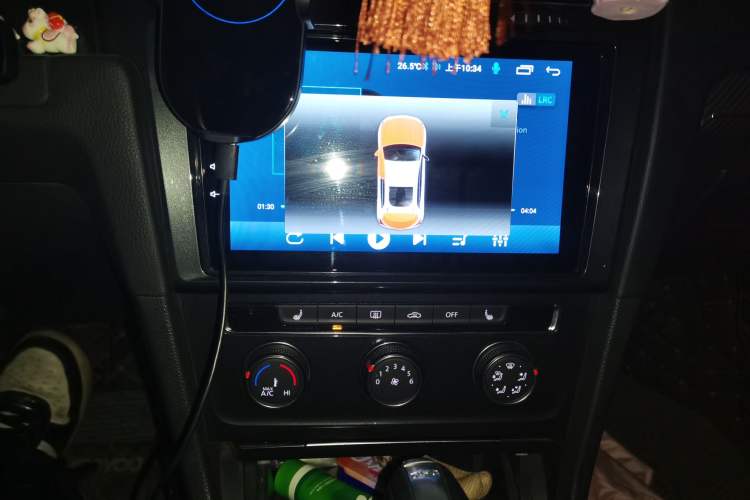 Used Volkswagen Golf 2018 230TSI Automatic Luxury Version Audio And AC Panel