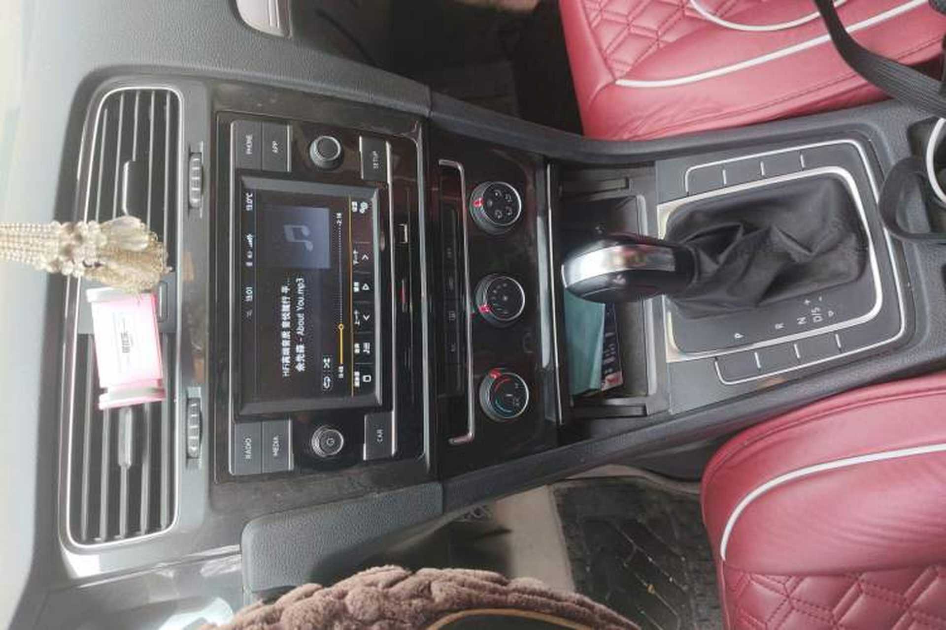 Used Volkswagen Golf 2018 1.6L Automatic Comfort Model Audio And AC Panel