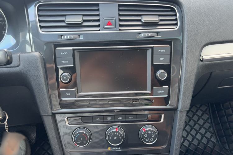 Used Volkswagen Golf 2018 1.6L Automatic Comfort Model Audio And AC Panel