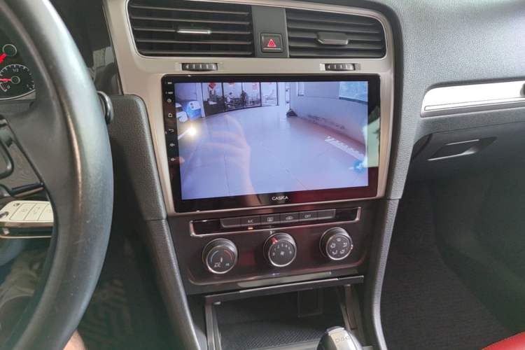 Used Volkswagen Golf 2018 230TSI Automatic Comfort Model Audio And AC Panel