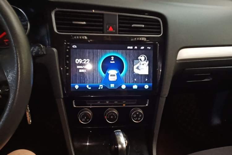 Used Volkswagen Golf 2018 1.6L Automatic Fashion Model Audio And AC Panel