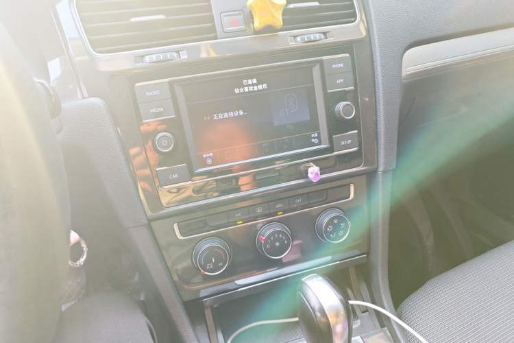 Used Volkswagen Golf 2018 230TSI Automatic Comfort Model Audio And AC Panel