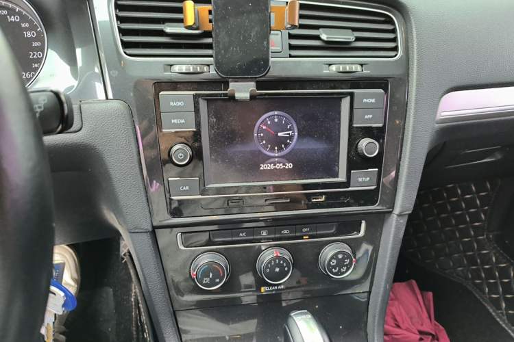 Used Volkswagen Golf 2018 230TSI Automatic Comfort Model Audio And AC Panel