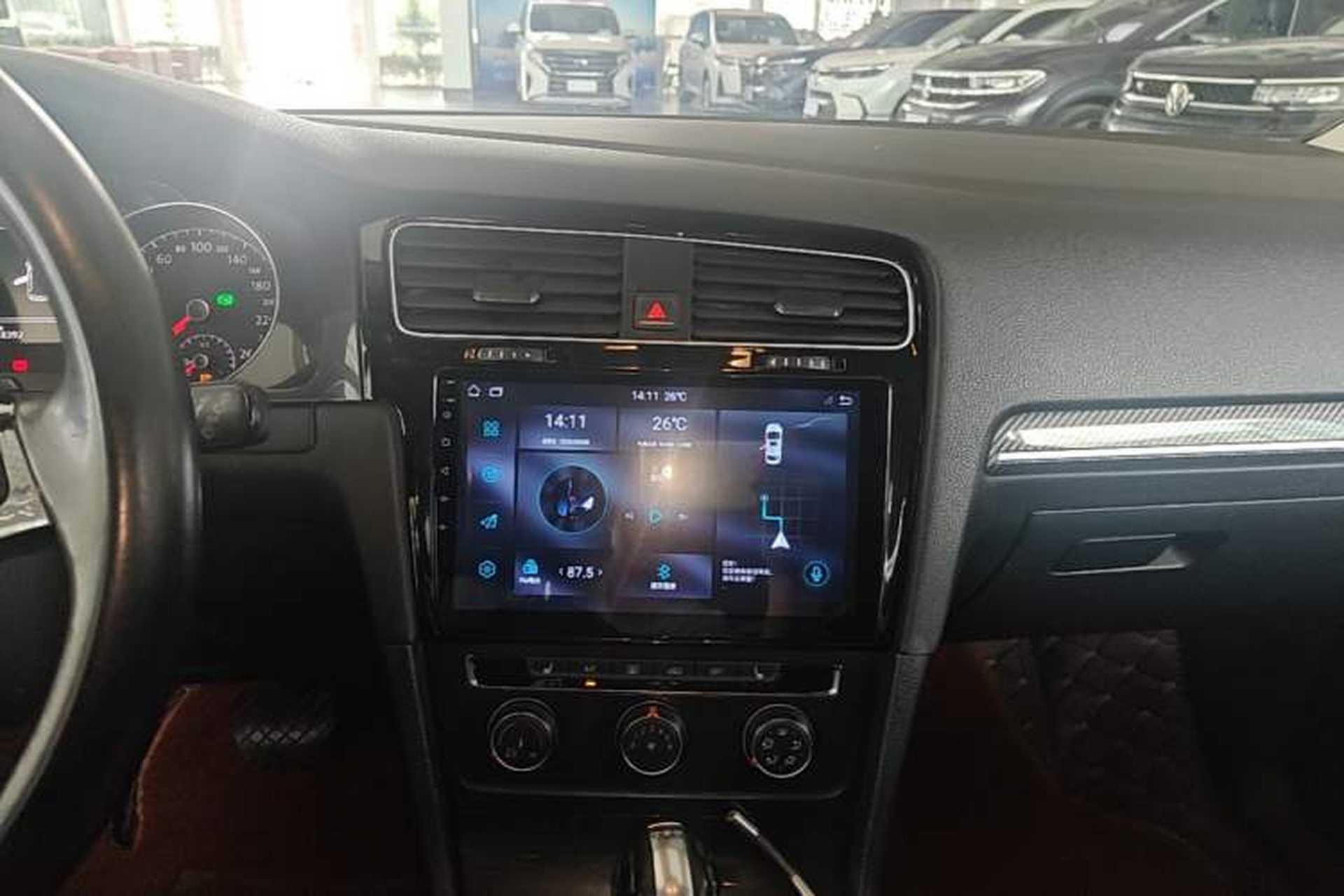 Used Volkswagen Golf 2018 230TSI Automatic Luxury Version Audio And AC Panel