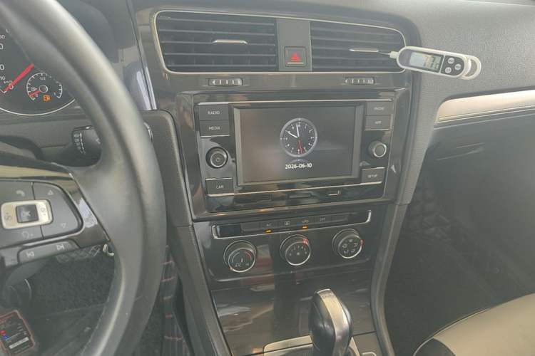 Used Volkswagen Golf 2018 230TSI Automatic Comfort Model Audio And AC Panel