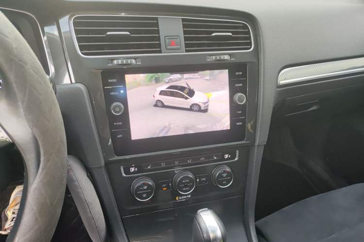 Used Volkswagen Golf 2018 280TSI Automatic Flagship Model Audio And AC Panel