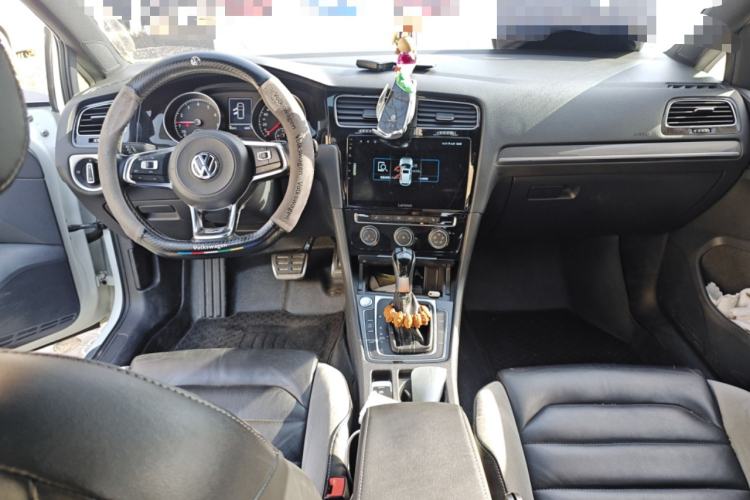 Used Volkswagen Golf 2018 280TSI Automatic R-Line Model Center Console