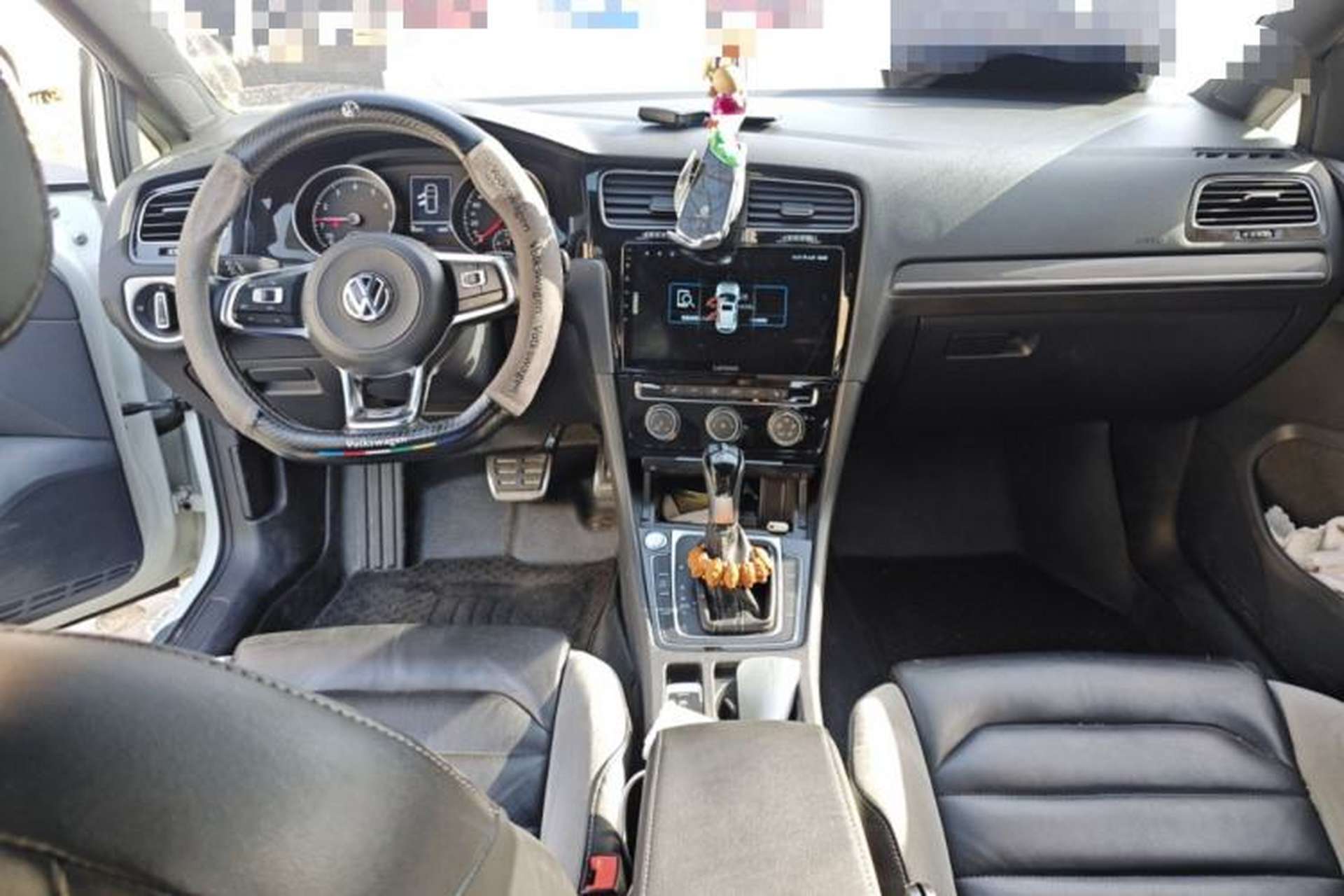 Used Volkswagen Golf 2018 280TSI Automatic R-Line Model Center Console