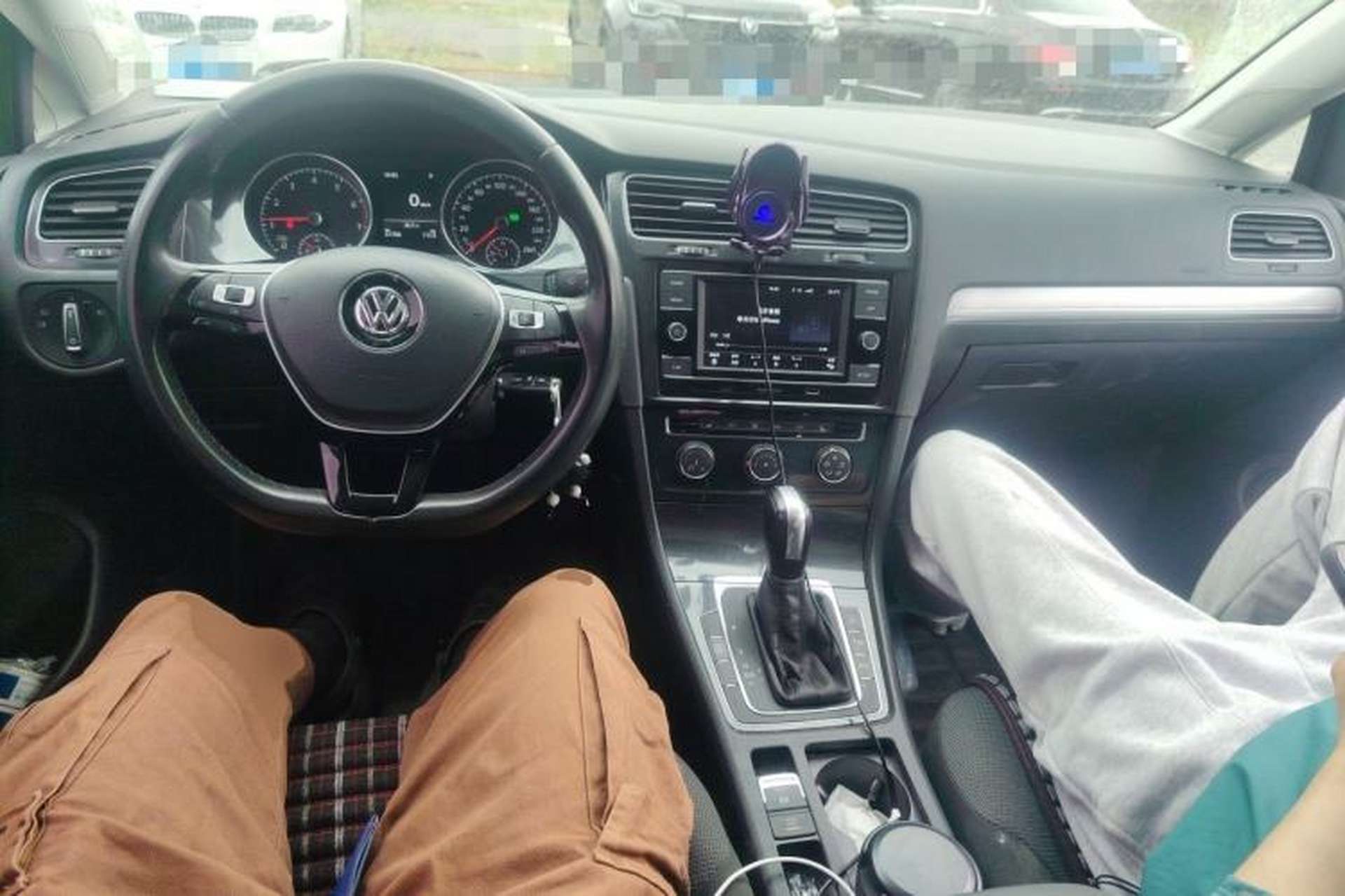 Used Volkswagen Golf 2018 230TSI Automatic Comfort Model Center Console