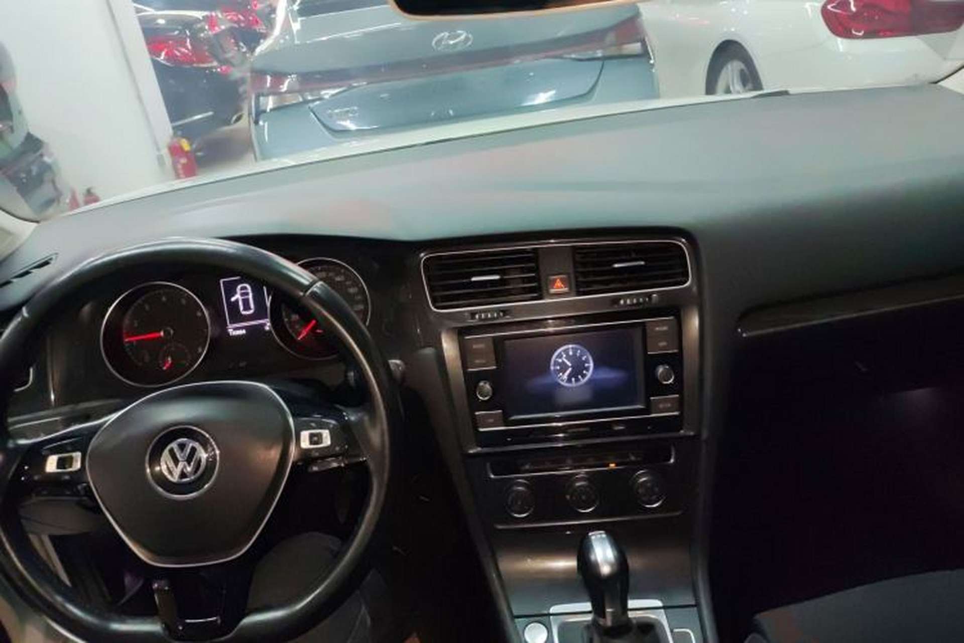 Used Volkswagen Golf 2018 230TSI Automatic Luxury Version Center Console