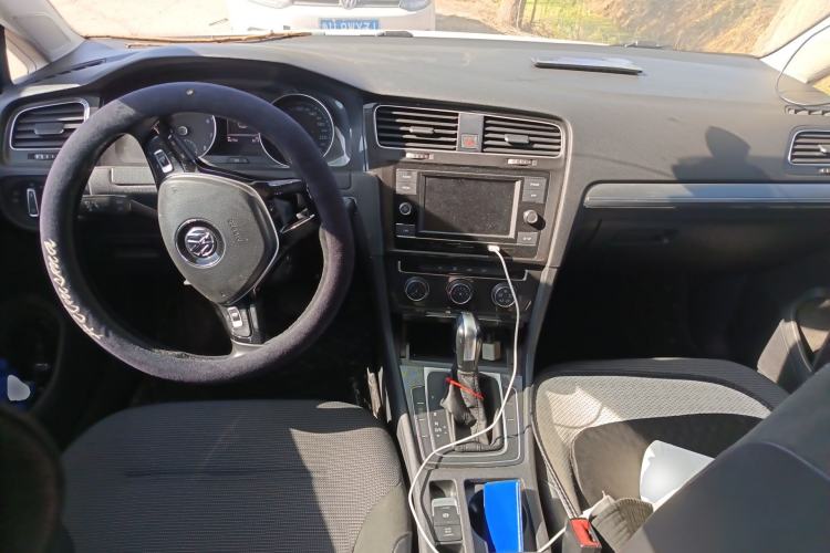 Used Volkswagen Golf 2018 230TSI Automatic Comfort Model Center Console