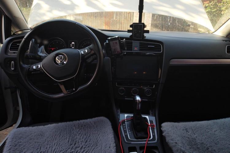 Used Volkswagen Golf 2018 180TSI Automatic Comfort Model Center Console