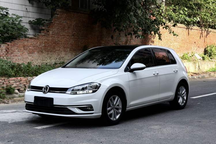 Used Volkswagen Golf 2018 1.6L Automatic Comfort Model Guazi used car, China used car export, Used car for sale, Used cars, Cheapest cars for sale