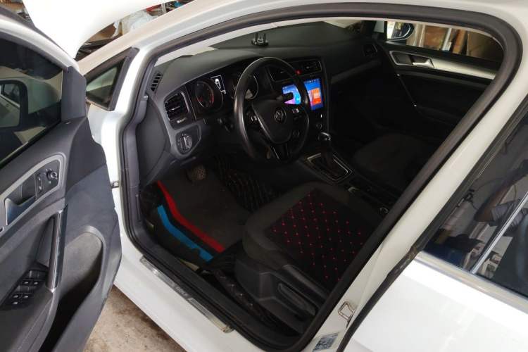 Used Volkswagen Golf 2018 230TSI Automatic Comfort Model Driver Seat