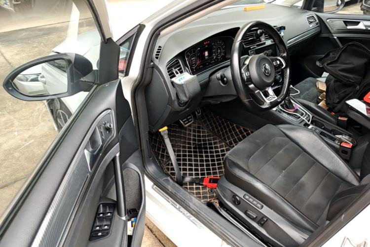 Used Volkswagen Golf 2018 230TSI Automatic Luxury Version Driver Seat