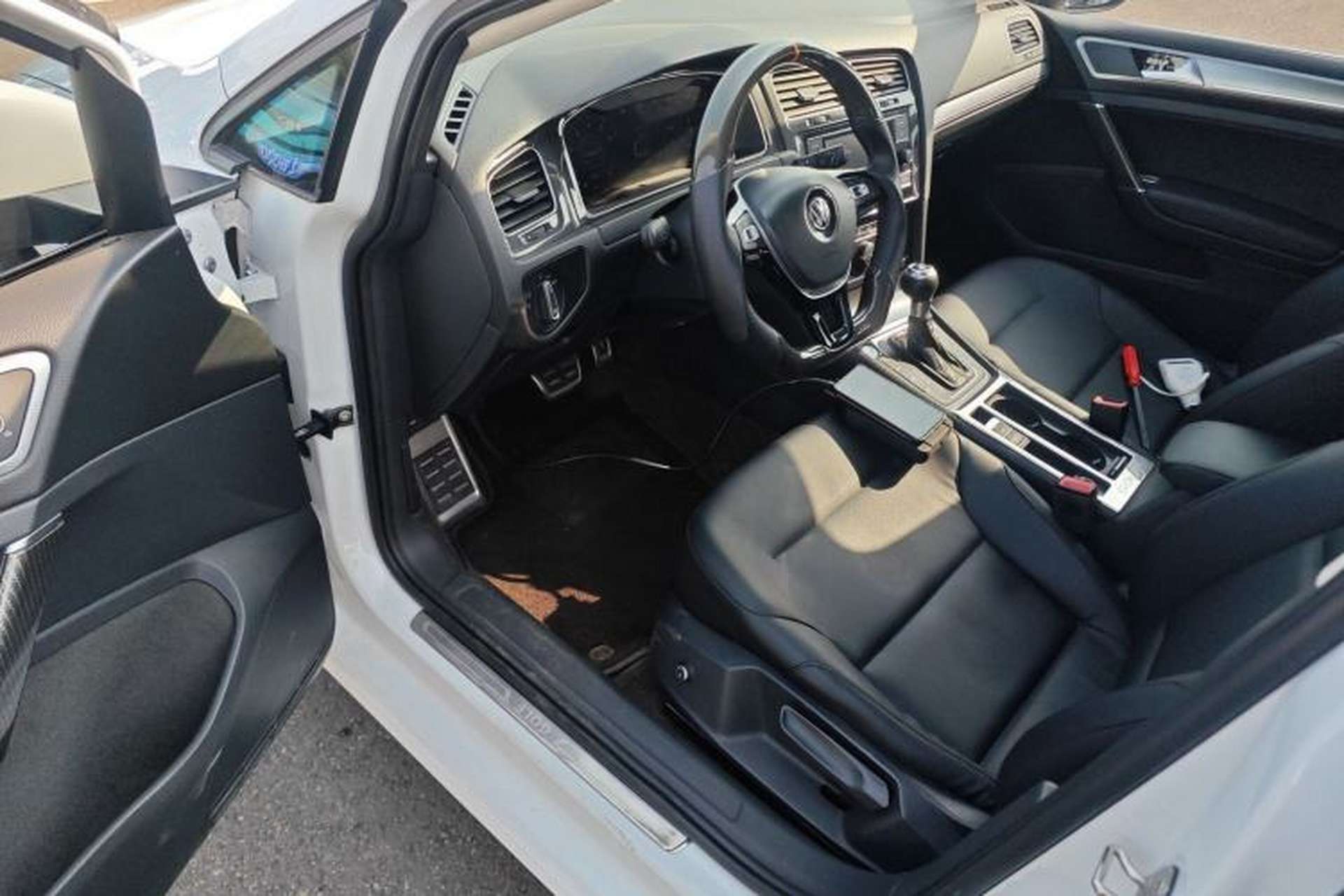 Used Volkswagen Golf 2018 230TSI Automatic Comfort Model Driver Seat