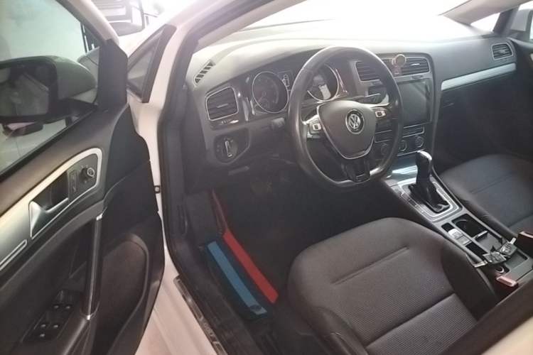 Used Volkswagen Golf 2018 1.6L Automatic Comfort Model Driver Seat