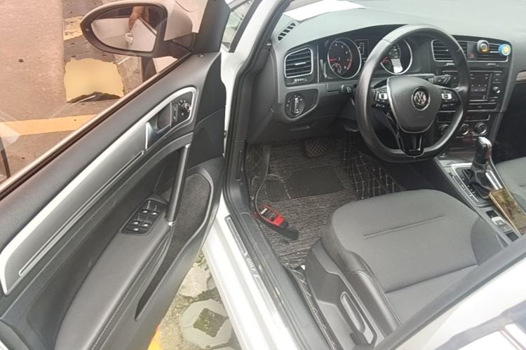 Used Volkswagen Golf 2018 230TSI Automatic Comfort Model Driver Seat