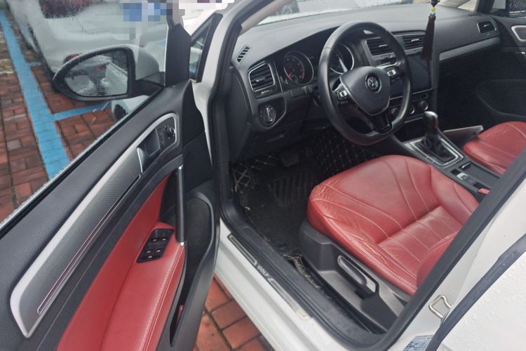 Used Volkswagen Golf 2018 1.6L Automatic Comfort Model Driver Seat