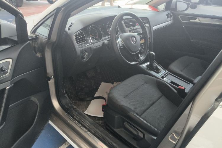 Used Volkswagen Golf 2018 1.6L Automatic Comfort Model Driver Seat
