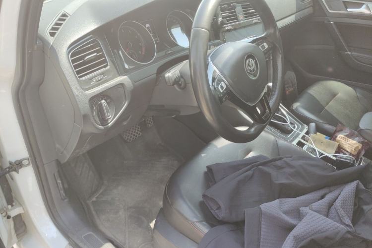 Used Volkswagen Golf 2018 230TSI Automatic Comfort Model Driver Seat