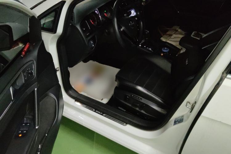 Used Volkswagen Golf 2018 230TSI Automatic Luxury Version Driver Seat